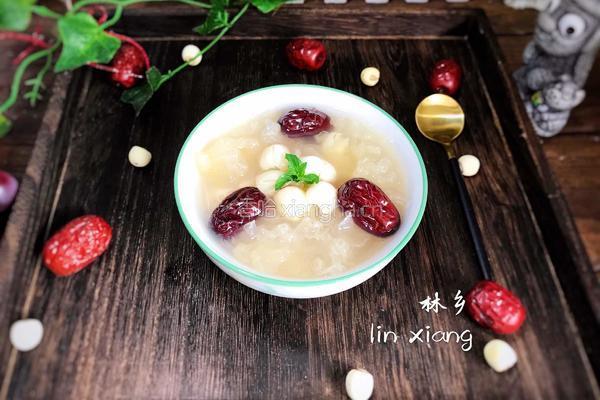 红枣莲子银耳汤的做法图解12