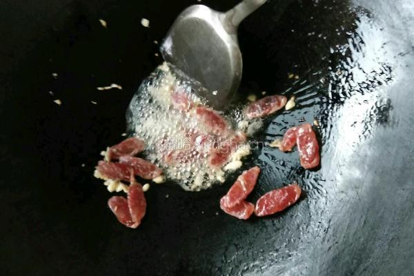 腊肠炒黄瓜的做法图解4