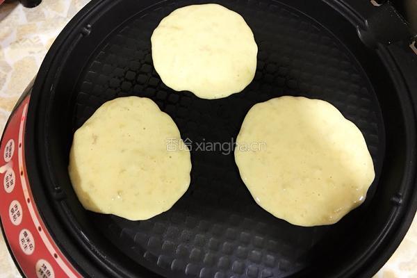 香蕉、火龙果、黑芝麻松饼的做法图解4