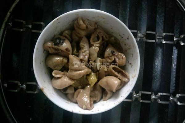 金牌蒜香豉汁蒸大肠的做法图解5