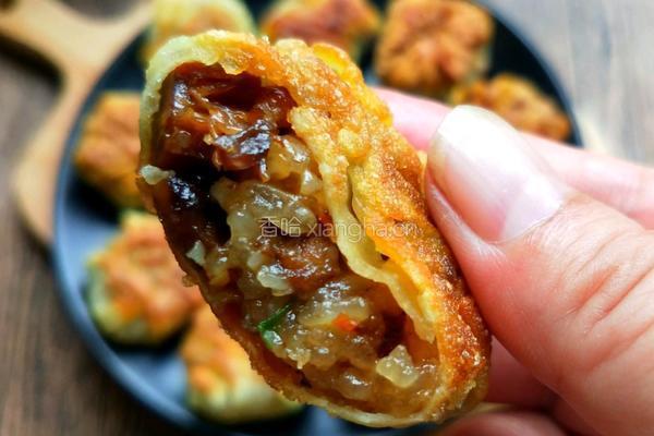 馄饨皮烧麦馅煎饼的做法图解1