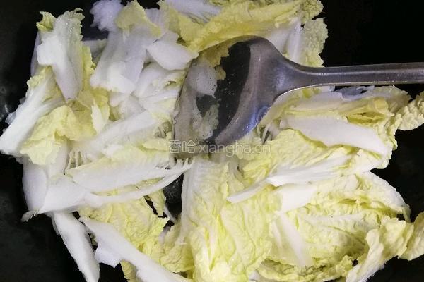 手撕白菜炒油豆腐的做法图解5