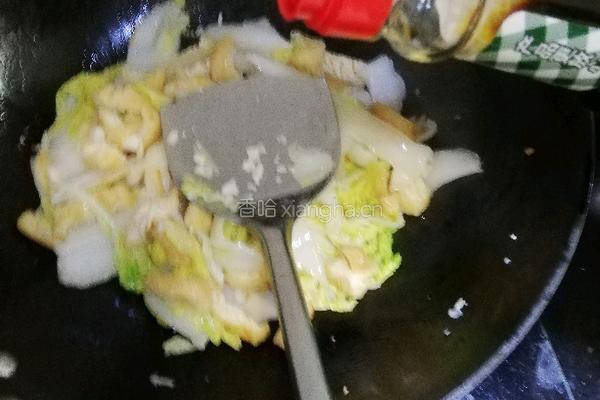 手撕白菜炒油豆腐的做法图解7