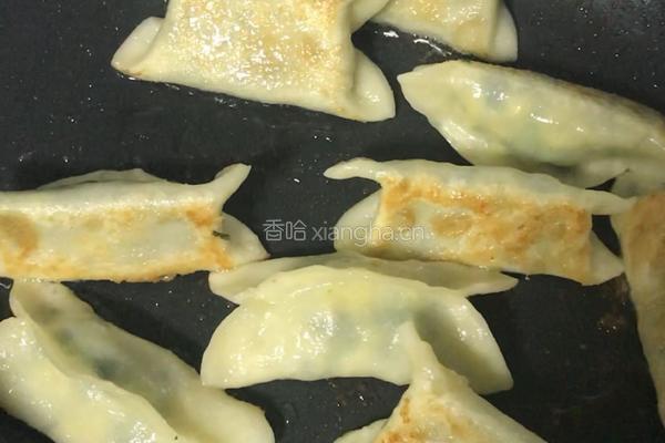 生煎饺子（韭菜鸡蛋）的做法图解7