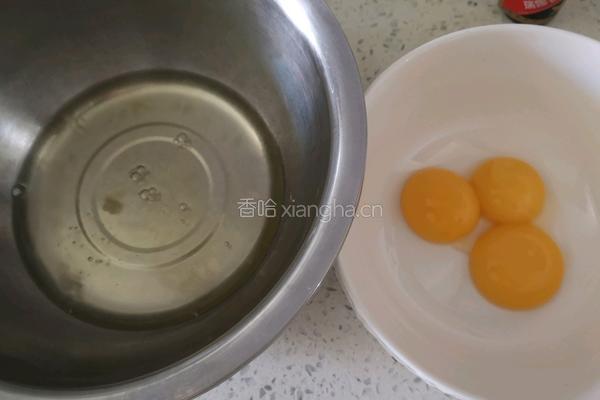 棋盘格子蛋糕的做法图解2
