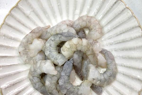 一口一个停不下来的椒盐虾仁的做法图解1