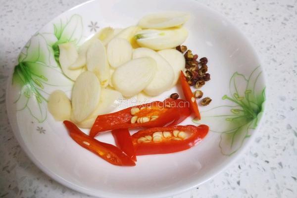 鸡肉丝炒青椒的做法图解2