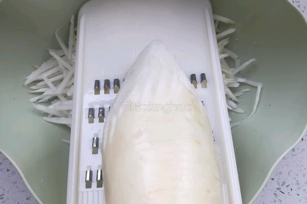白萝卜肉馅儿饼的做法图解1