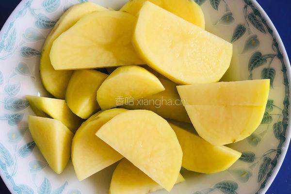 酸奶果味土豆泥的做法图解1