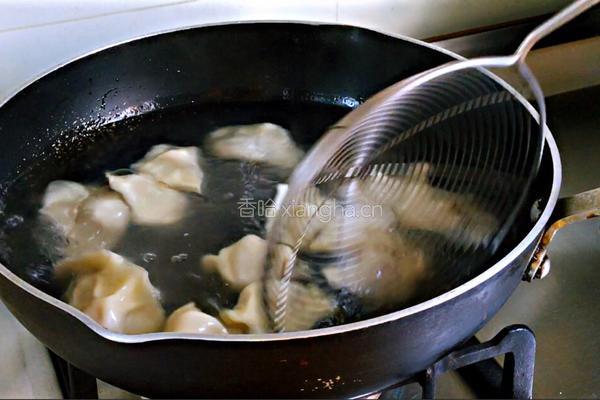 夏季祛湿 冬瓜猪肉馅儿饺子的做法图解11