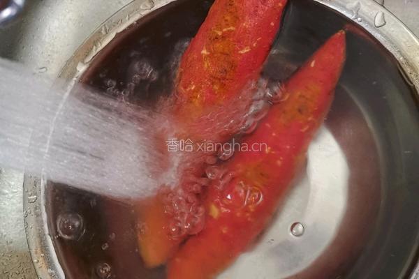 微波炉烤红薯的做法图解1