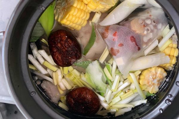 家常玉米排骨汤的做法图解9