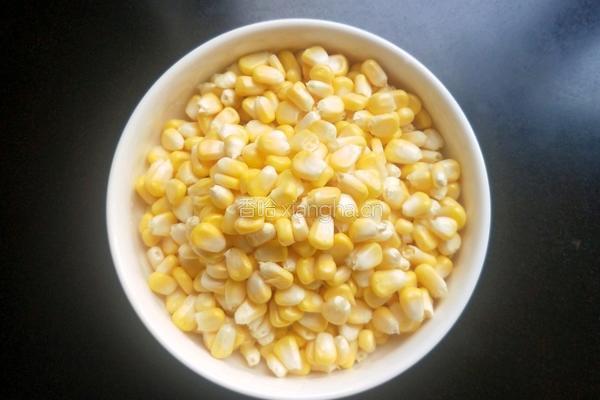 玉米粒炒肉沫的做法图解2