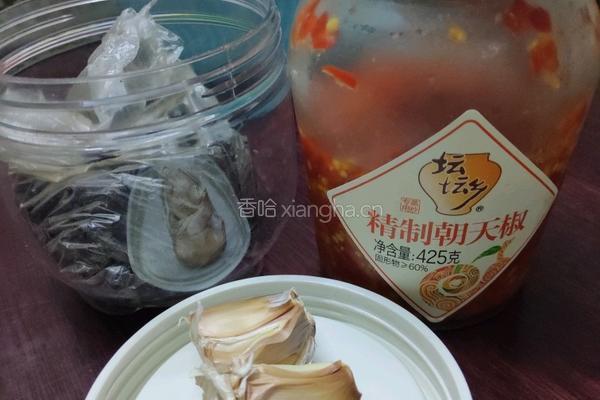 剁椒炒豆芽的做法图解1
