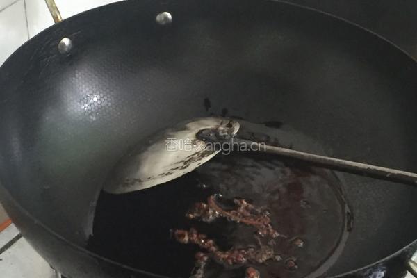 青椒炒肉片的做法图解1