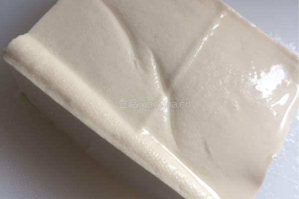 苏式小葱皮蛋拌豆腐的做法图解1