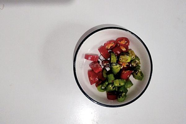 蒜泥蒸茄子的做法图解3