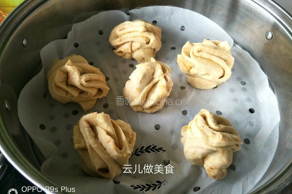 红薯粗粮蒸花卷的做法图解11