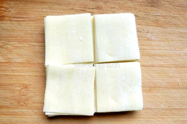 馄饨皮锅巴的做法图解2