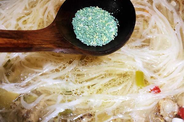扇贝萝卜丝汤的做法图解8