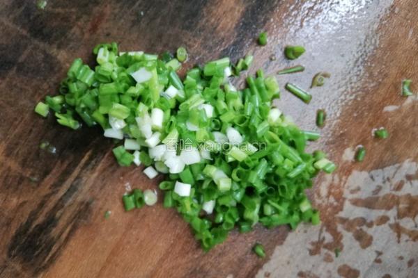 韭菜鸡蛋饼的做法图解2