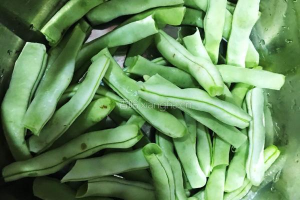 干煸四季豆的做法图解1