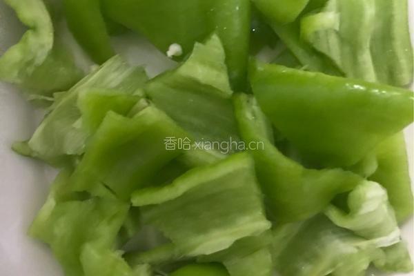 青椒炒土豆片的做法图解2