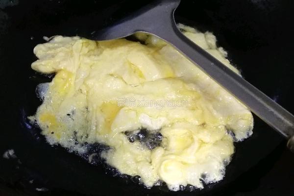菠萝炒鸡蛋白菜的做法图解3