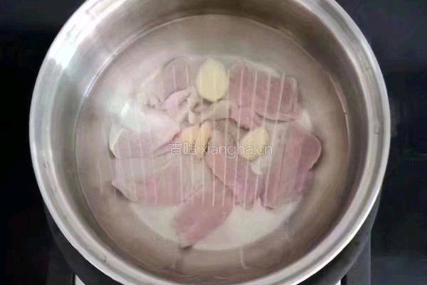 猪肉白菜粥 (宝宝辅食）的做法图解2