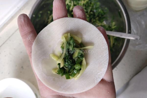 韭菜土豆丝饺子的做法图解5