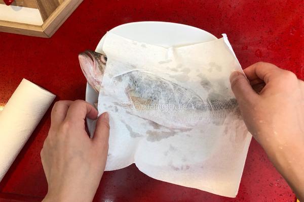 泰式青柠蒸鱼∣鲜嫩口感酸甜开胃 的做法图解2