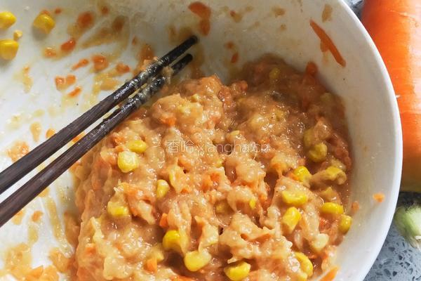 鸡胸肉胡萝卜玉米饼减肥早餐的做法图解2
