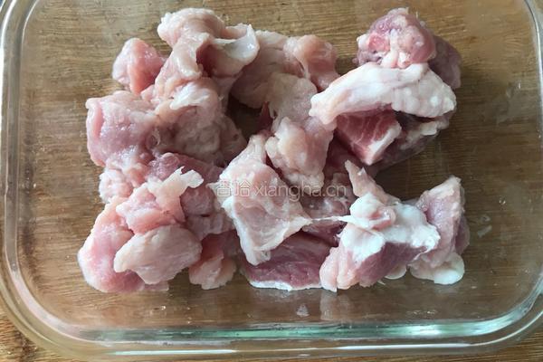 黄金猪肉粒的做法图解2
