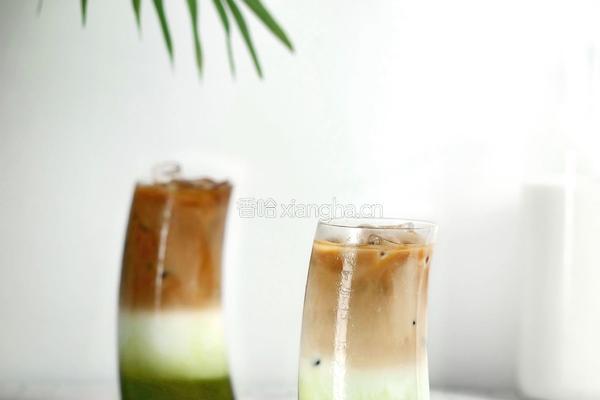 星巴克隐藏菜单中的“抹茶拿铁”的做法图解6