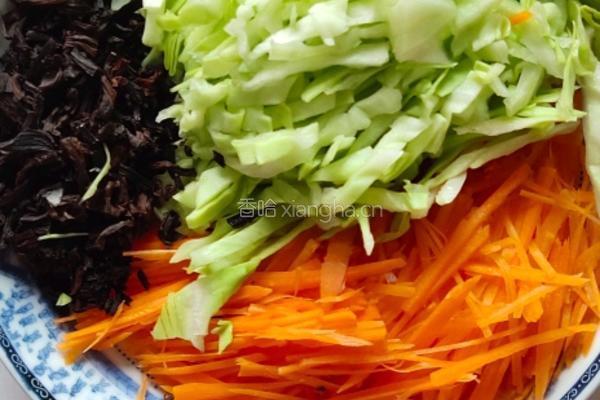 梅干菜炒饭的做法图解1