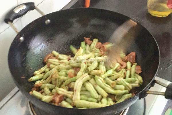 豆角炒肉的做法图解9