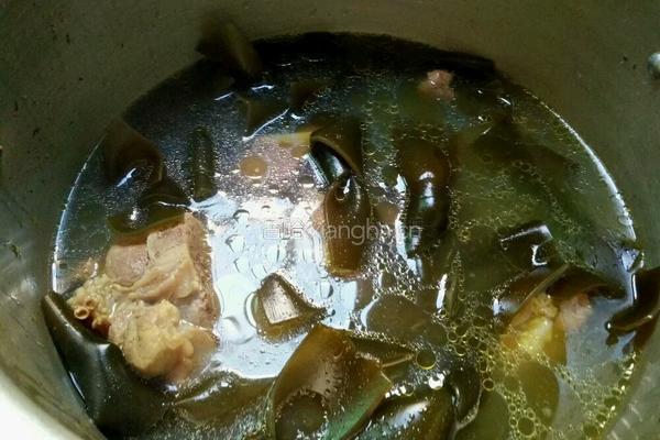 海带大骨汤的做法图解13