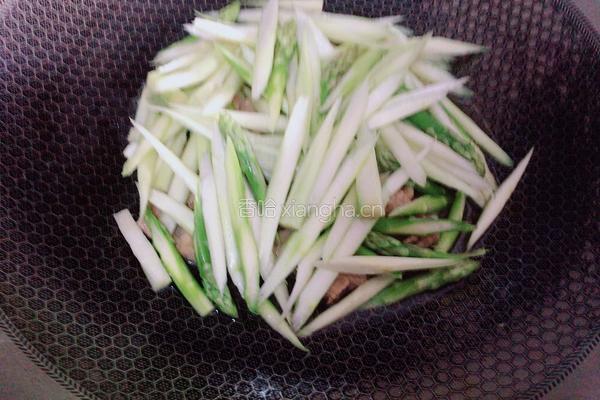 芦笋炒肉的做法图解6