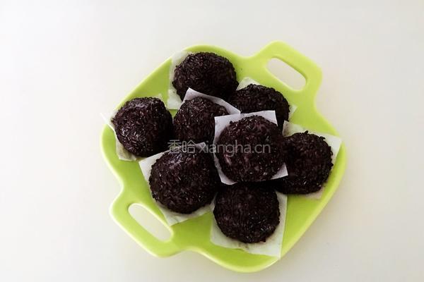 黑米豆沙饭团