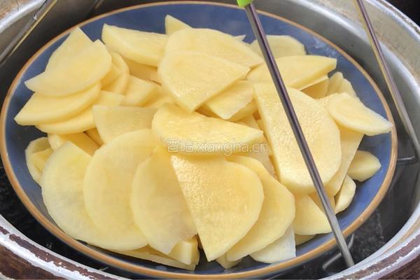 土豆肉窝窝的做法图解3