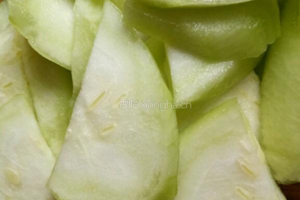 毛豆丝瓜烧豆腐的做法图解1