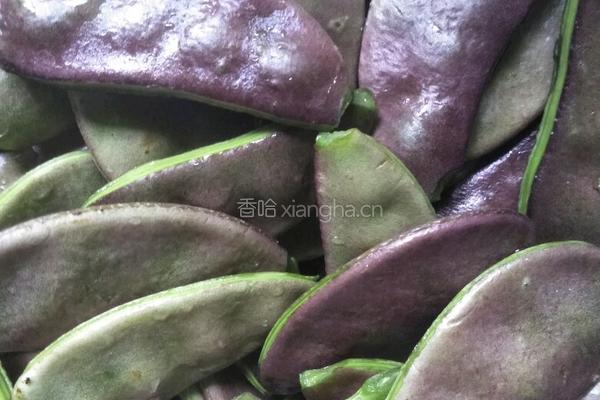 青椒肉丝炒猪耳豆的做法图解1
