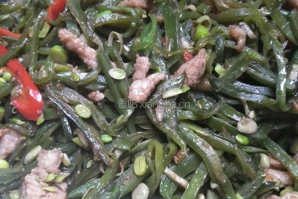 青椒肉丝炒猪耳豆的做法图解5