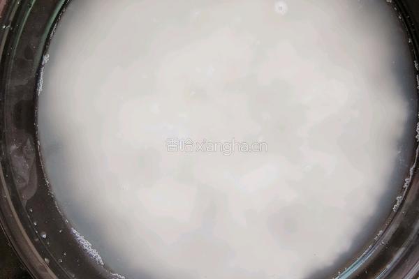 煲仔饭（广式腊肠煲仔饭）的做法图解3