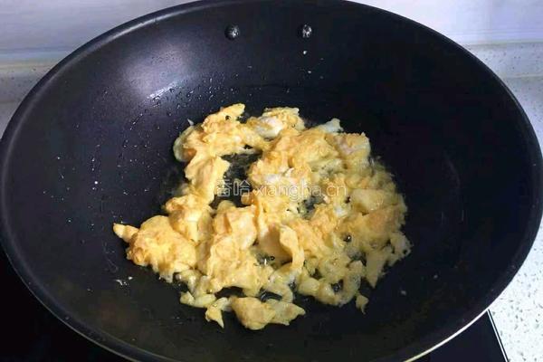 韭苔炒鸡蛋的做法图解4
