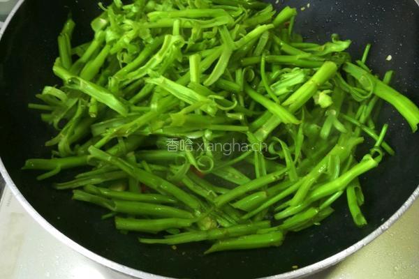 酒糟空心菜梗的做法图解3