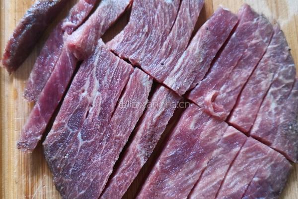 黑胡椒牛排炒饭的做法图解1