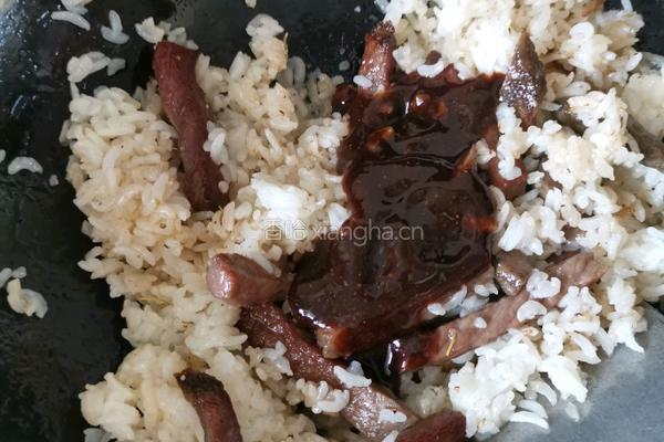 黑胡椒牛排炒饭的做法图解9