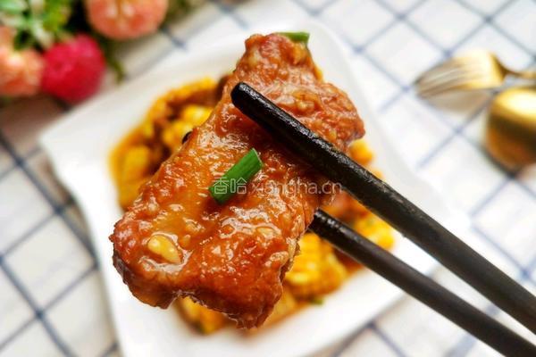 玉米烧排骨的做法图解1