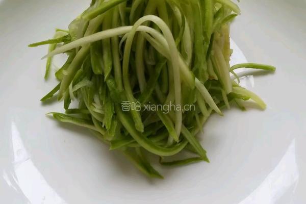 凉拌西湖木耳的做法图解7